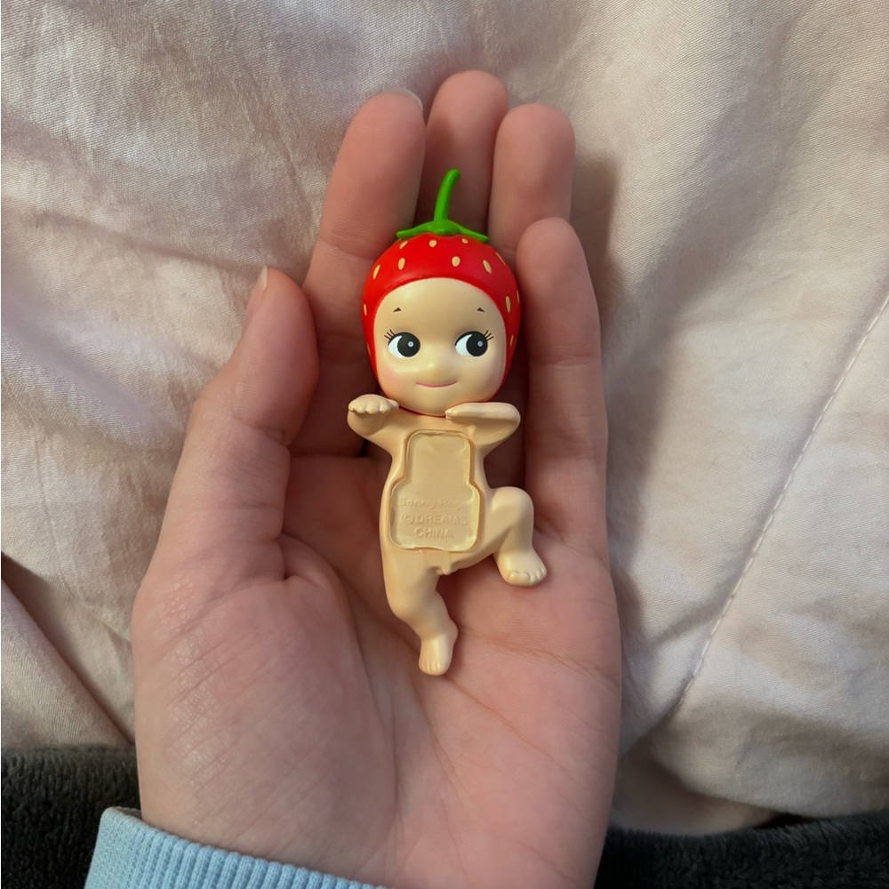 Sonny Angel Strawberry Hipper